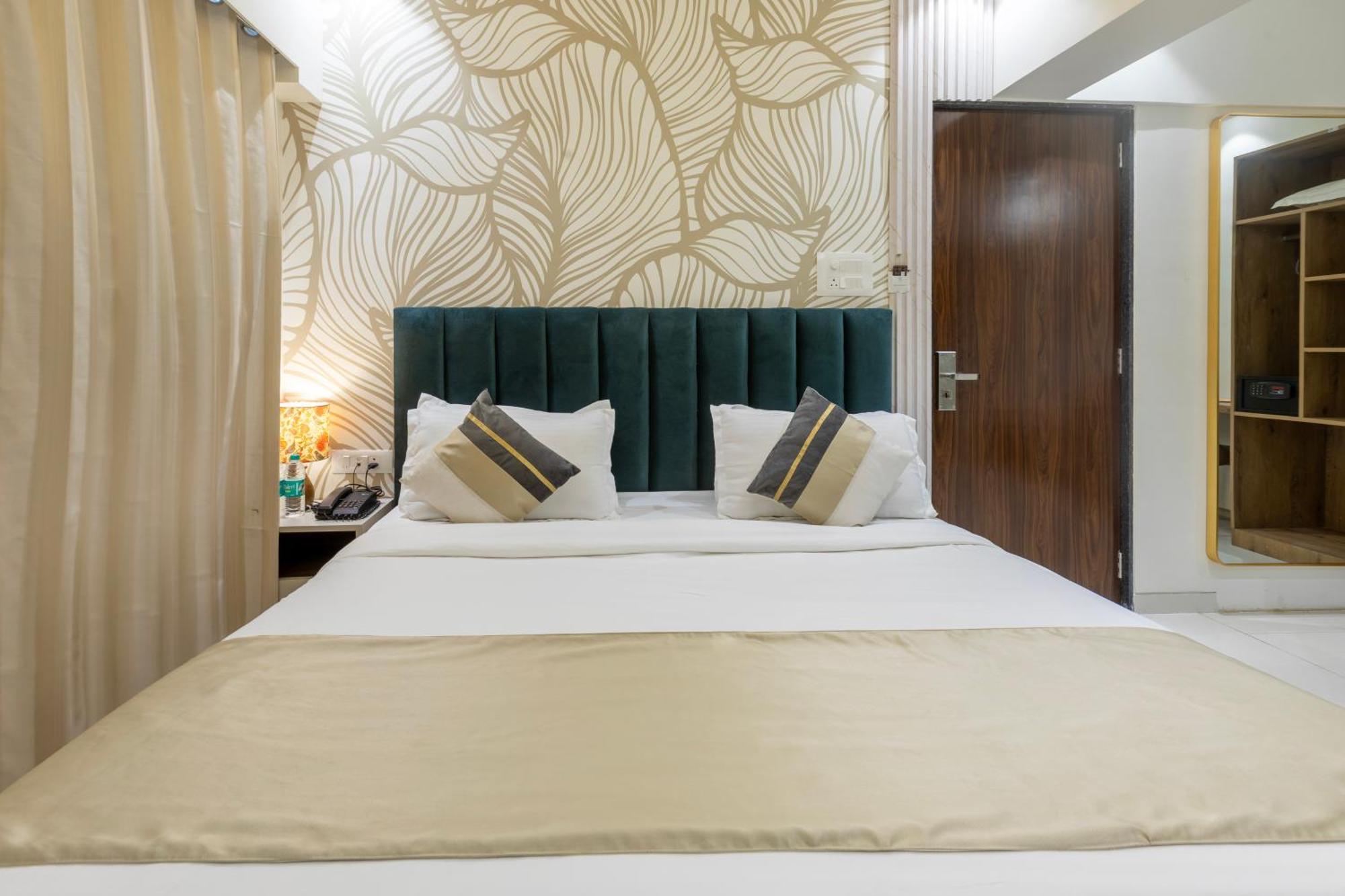 The Orion Premium Suites Мумбаи Экстерьер фото