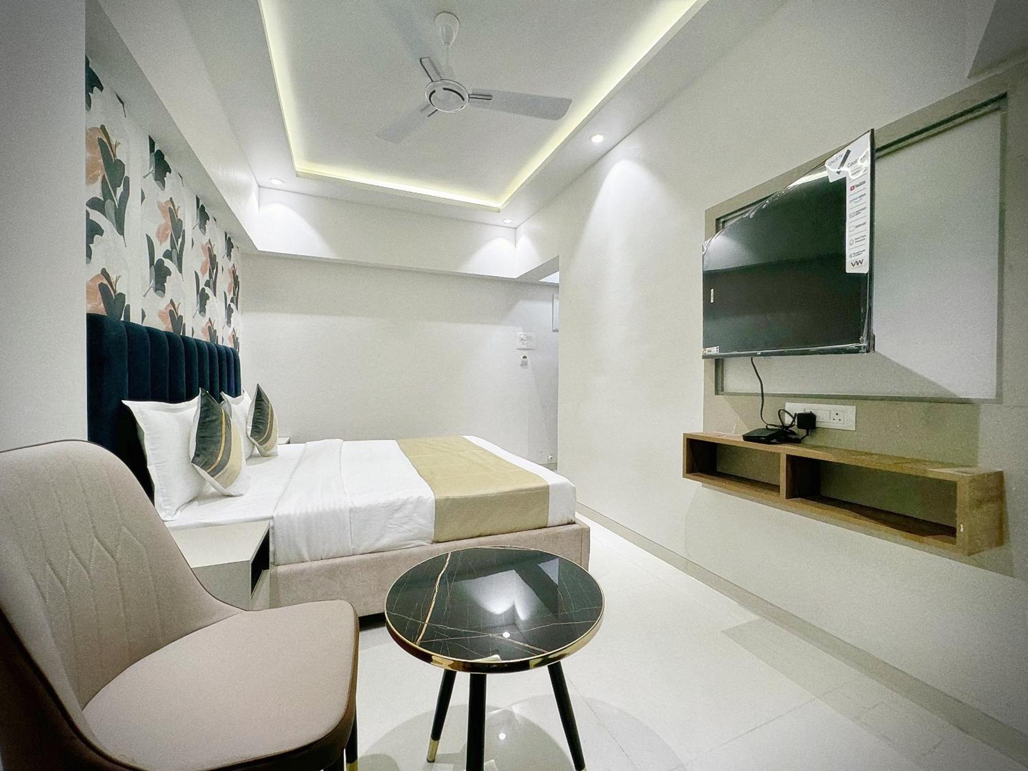 The Orion Premium Suites Мумбаи Экстерьер фото