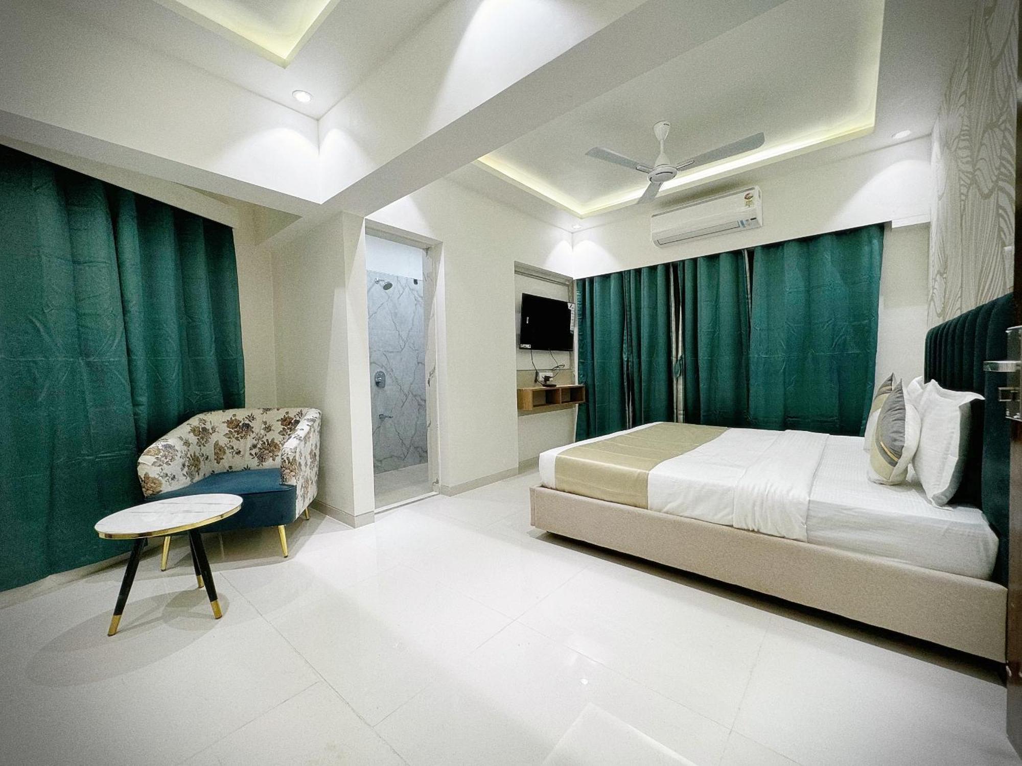 The Orion Premium Suites Мумбаи Экстерьер фото